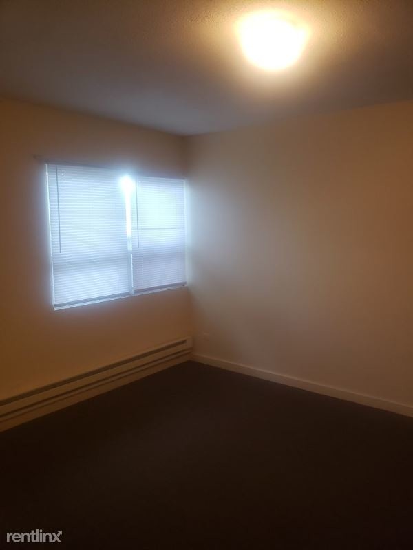 Building Photo - Studio, 1 bath Apartment - 2241 N Mannheim Rd