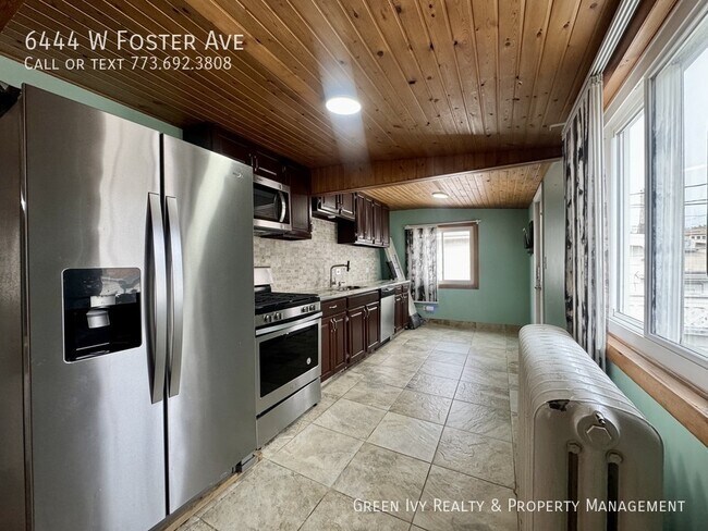 Foto del edificio - 6444 W Foster Ave