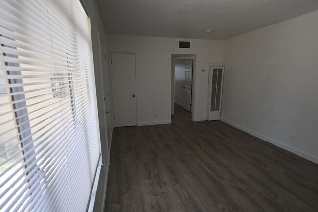 Foto del edificio - 378 N 13th St