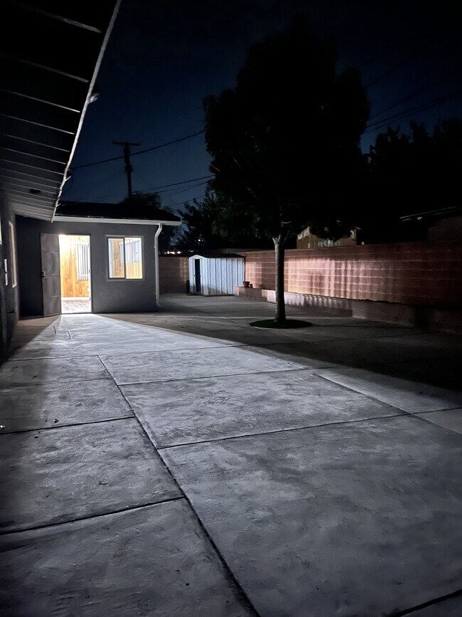 Foto del edificio - 1579 E Avenue Q12