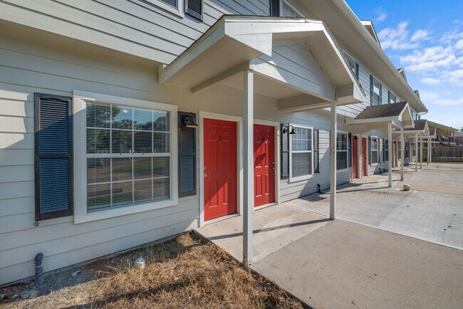 Foto del edificio - Townhomes on Anita