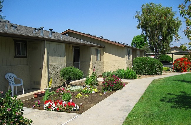 Building Photo - Lindsay Senior Villa