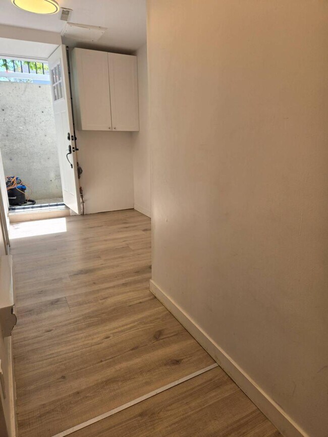 Photo du bâtiment - 2.0 bedroom in Calgary Alberta T3L 2C2