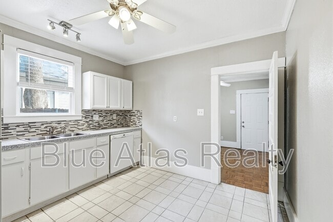 Foto del edificio - 4822 Worth St