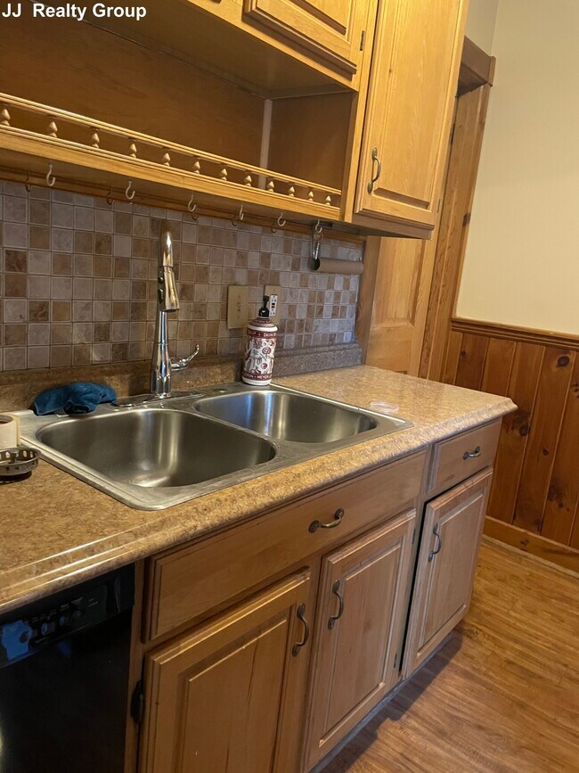 34 Ash St Unit 1, Spencer, MA 01562 Apartments in Spencer, MA