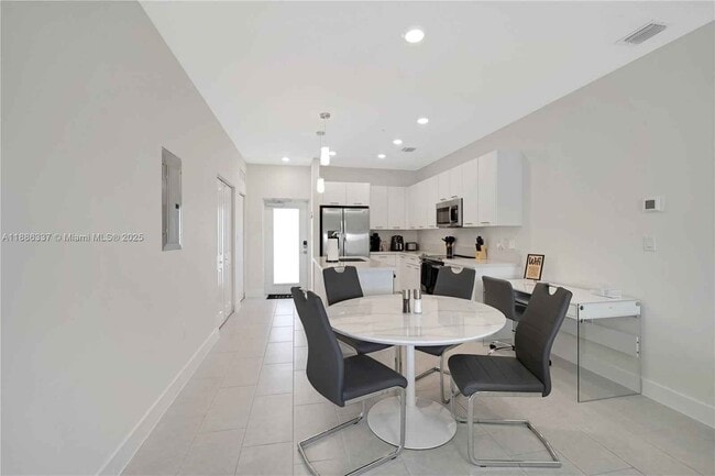 Foto del edificio - 8167 NW 41st St