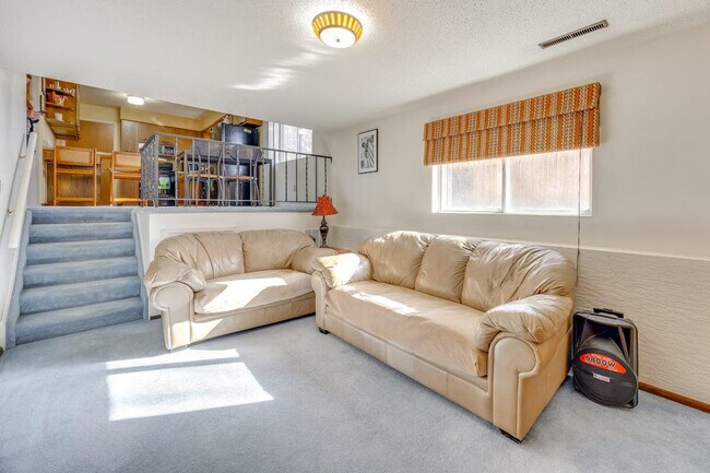 Building Photo - 1123 Lehmberg Blvd