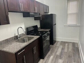 Building Photo - 5108 W 21st Pl