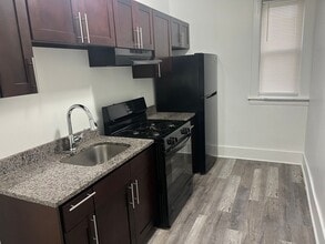 Building Photo - 5108 W 21st Pl