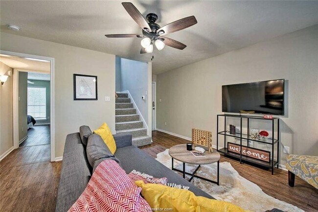 Building Photo - 1225 Oney Hervey Dr