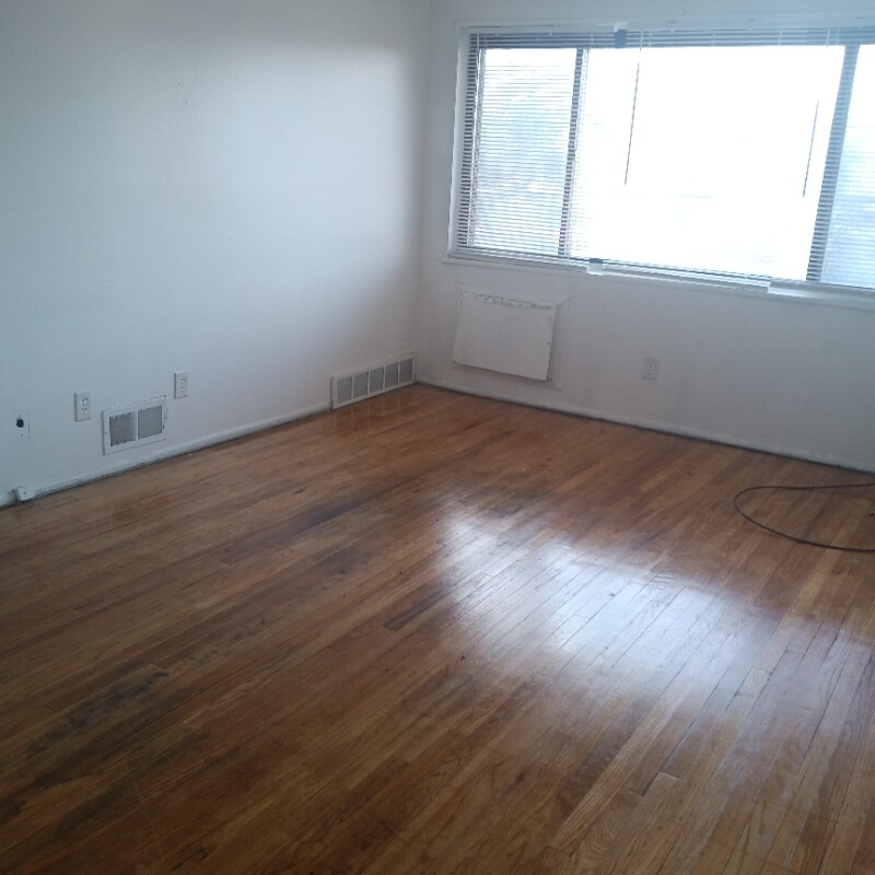 12651 Otter Dr Unit 12651 W. Outer Drive, Detroit, MI 48223 Room for