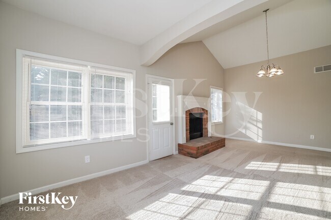 Building Photo - 1 N White Pines Dr