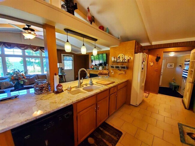 Kitchen - 44618 US Highway 41