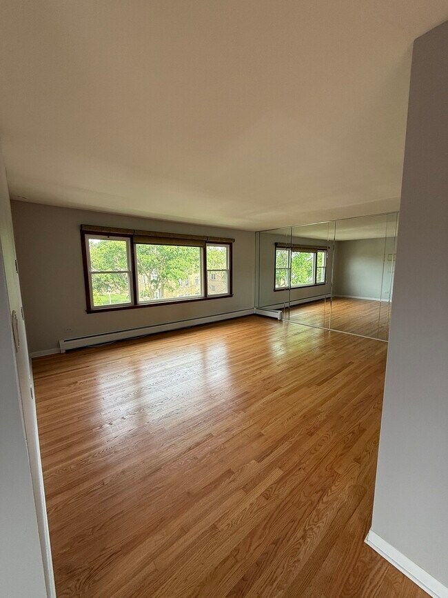 Foto del edificio - 8021 Knox Ave