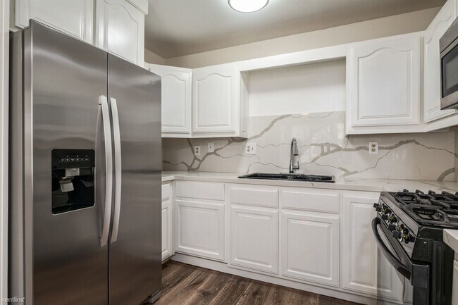Foto del edificio - 2 br, 1 bath Condo - 25925 Narbonne Avenue