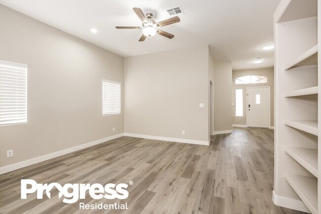 Building Photo - 415 Mayan Dr