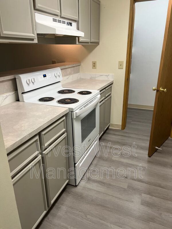 Foto del edificio - 7106 NE Hazel Dell Ave