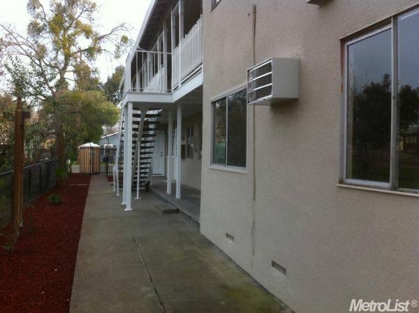Building Photo - 2335 Boxwood St