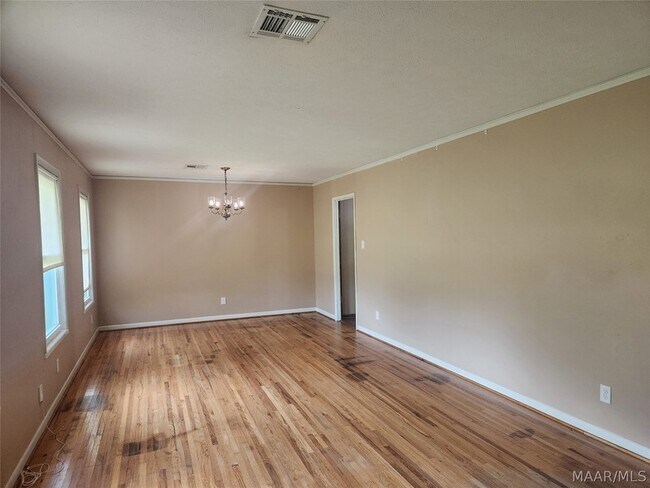 Foto del edificio - 1203 Oates Rd