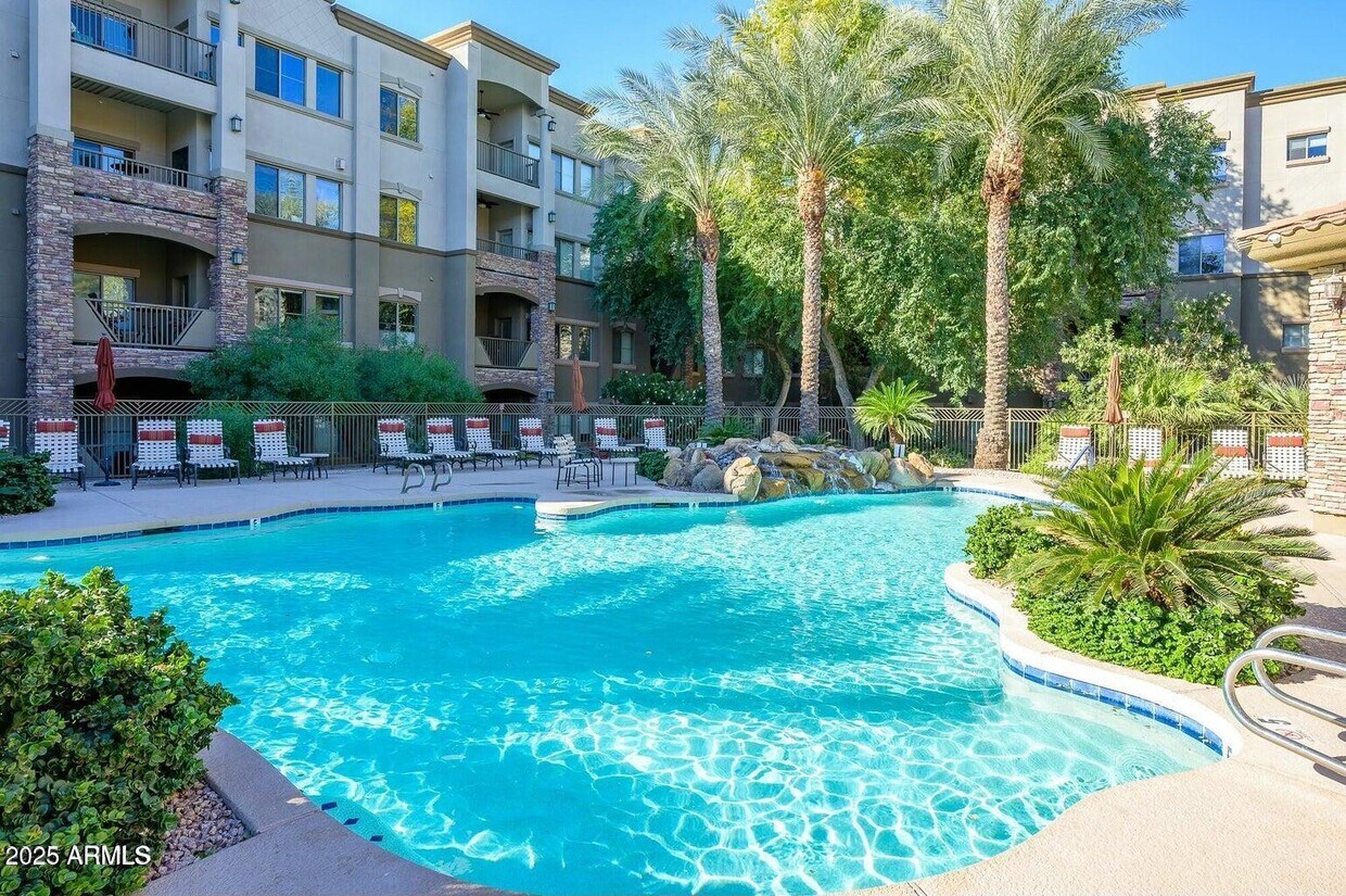 Foto principal - 5450 E Deer Valley Dr