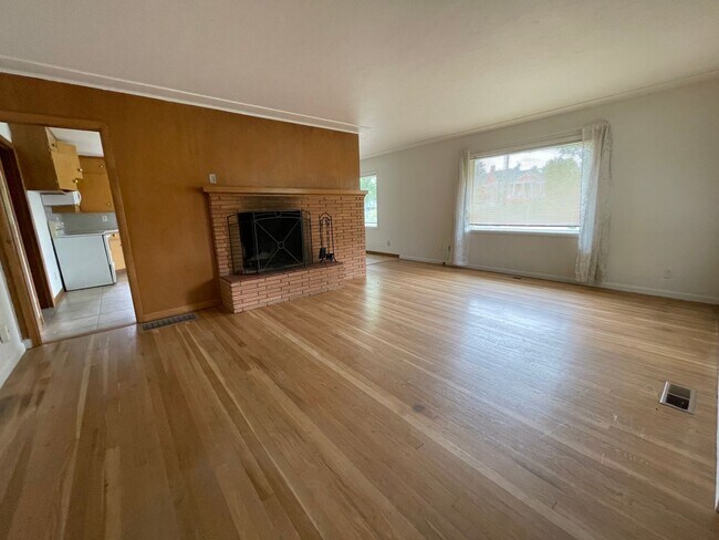 Foto del edificio - 13610 SW Watkins Ave