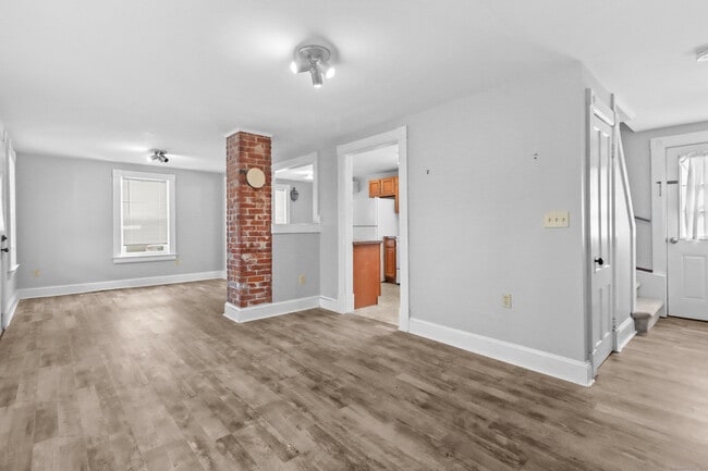 Building Photo - 310 Flanders Rd