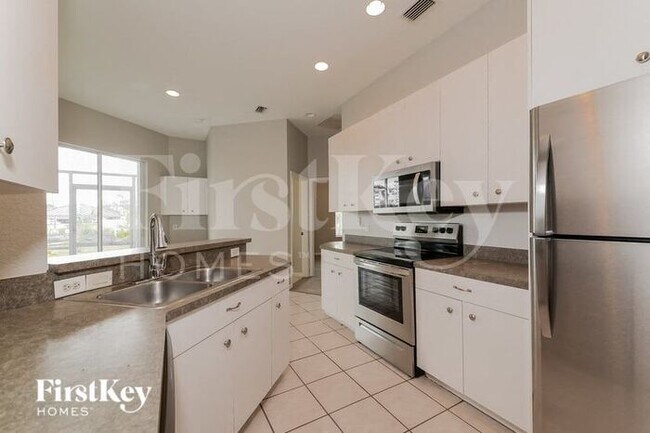 Building Photo - 5410 Lovett Rd