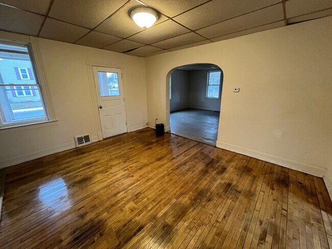 Building Photo - 3 Bedroom single family home with garage! ...
