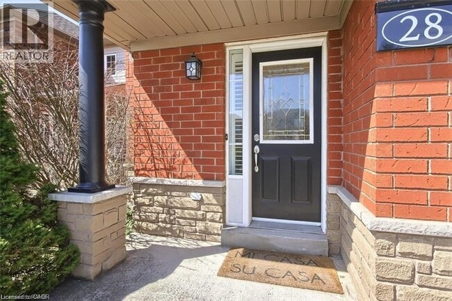 Building Photo - 28 Stevenson St