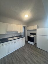 Building Photo - 320 Delmar Ave