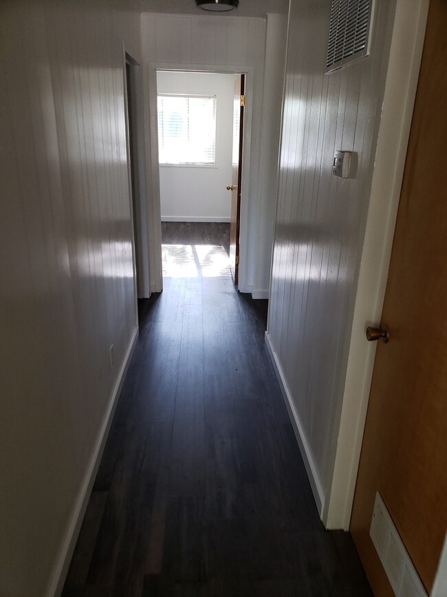 Foto del edificio - 1640 sf 3 bed 1 bath