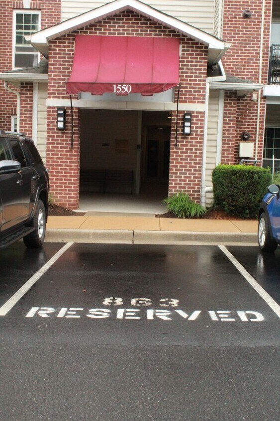 Primary Photo - The Gates Of McLean Condo for rent - 2 BR'...