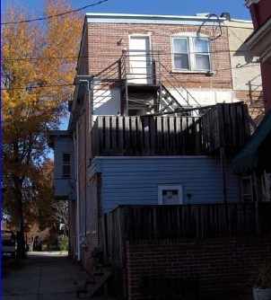 Building Photo - 1024 W 8th St