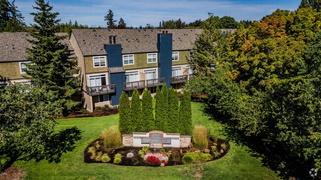 Building Photo - The Colonnade Luxury Townhome Apartments