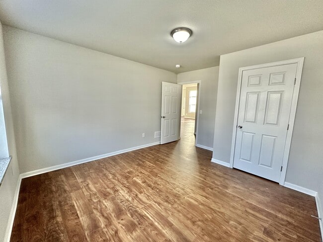 Building Photo - 2250 Northfield Ln