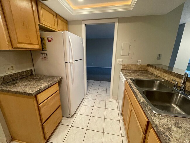 Foto del edificio - ANNUAL RENTAL - 1 BED / 1 BATH AT LAKEWOOD