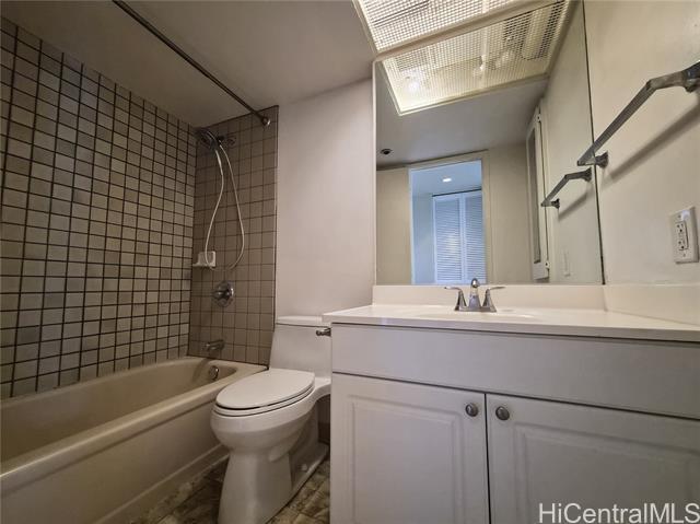 Building Photo - 930 Kaheka St