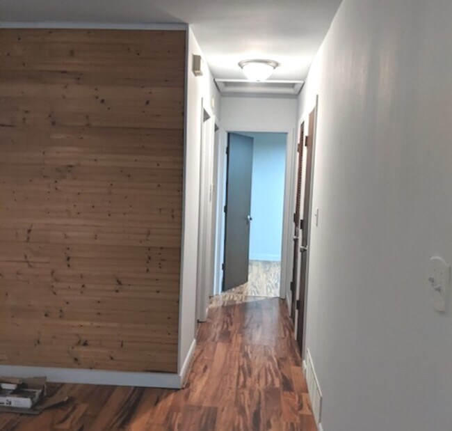 Foto del edificio - 423 Grand Blvd