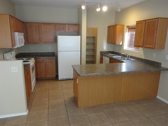Building Photo - 7864 S Baja Stone Ave