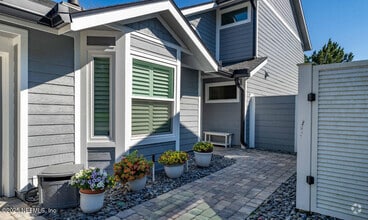 Building Photo - 117 Island Dr