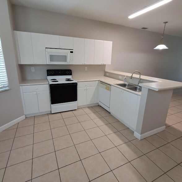 Building Photo - 3510 Shoma Dr