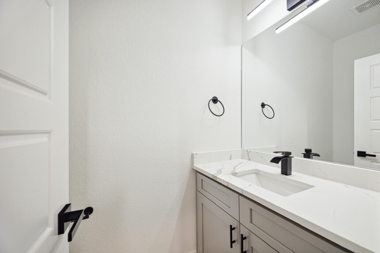 Foto del edificio - 3430 Mt Pleasant St