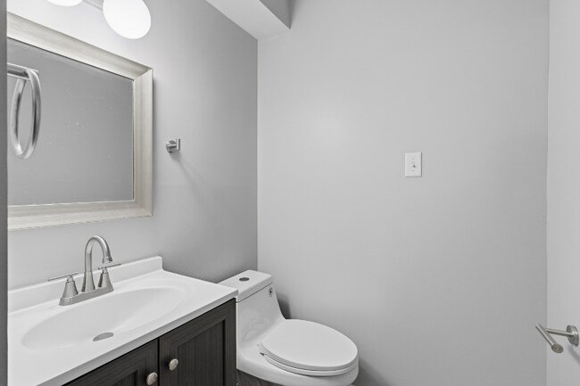 Foto del edificio - 3601 Mack Rd