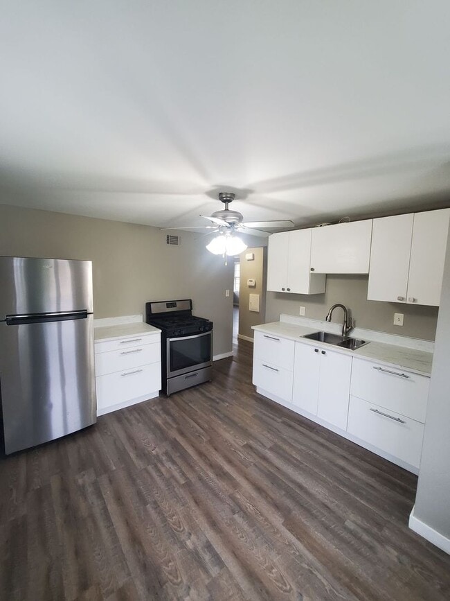 Foto del edificio - 3312-3314 N 85th St.