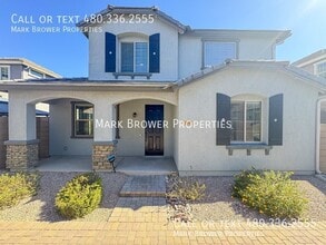 Building Photo - 249 N Sandal