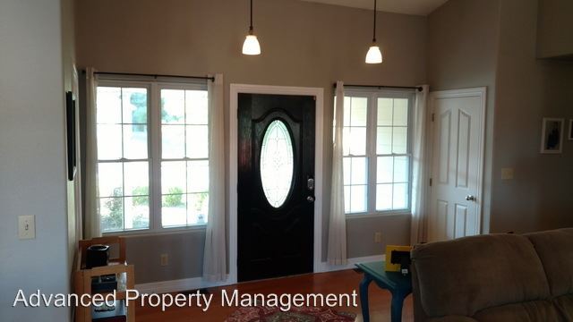 Building Photo - 8621 Eagles Landing Dr