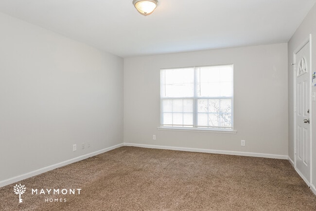 Foto del edificio - 3390 Summerfield Dr