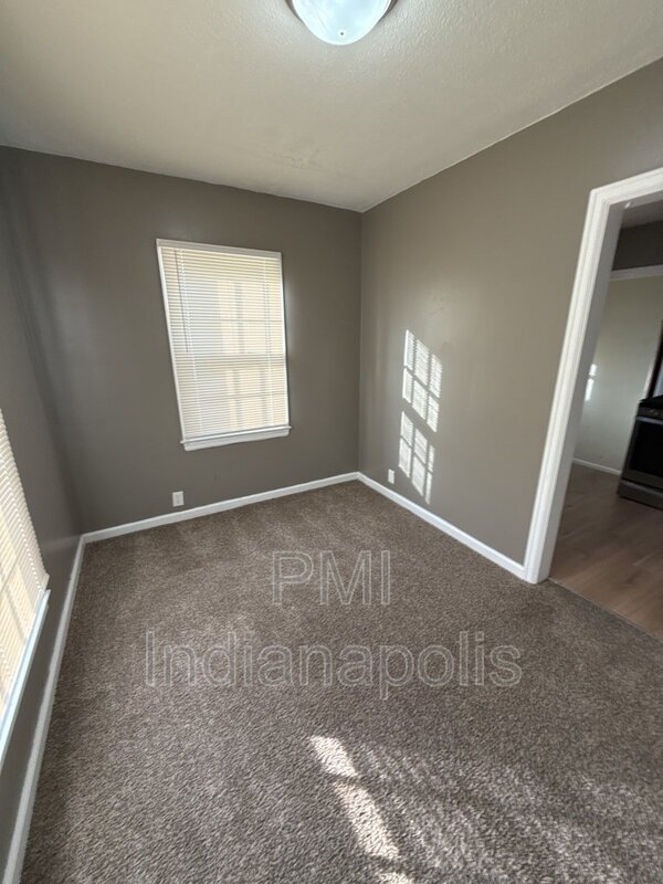 Building Photo - 3630 N Chester Ave