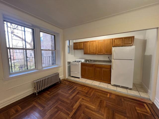 Foto del edificio - 1 bedroom in SUNNYSIDE NY 11104