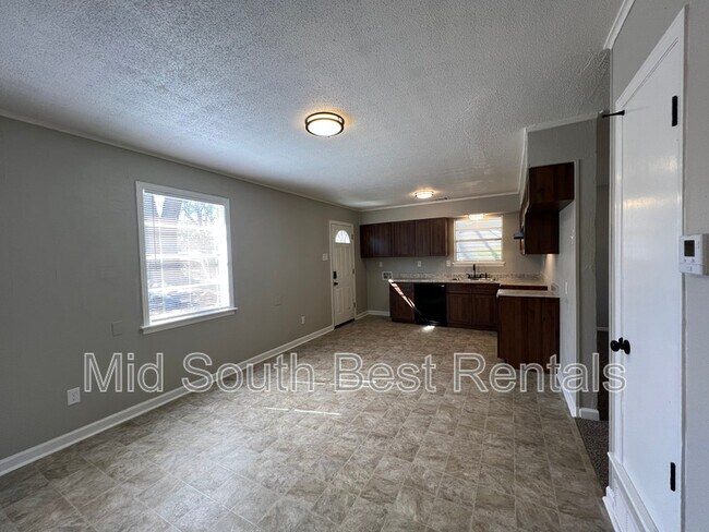 Building Photo - 599 Semple Ave